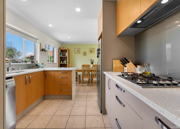  at 2/112 Golfland Drive, Golflands, Auckland