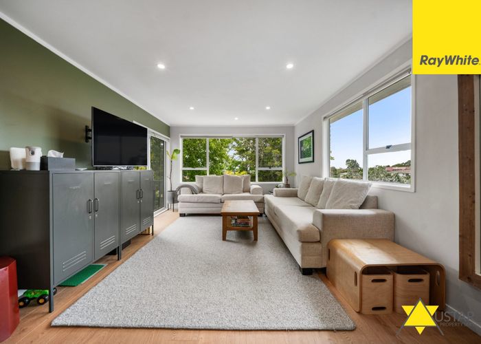  at 20 Longreach Drive, Sunnyvale, Waitakere City, Auckland