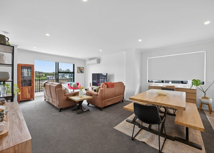  at 4/271 Ormiston Road, Flat Bush, Manukau City, Auckland