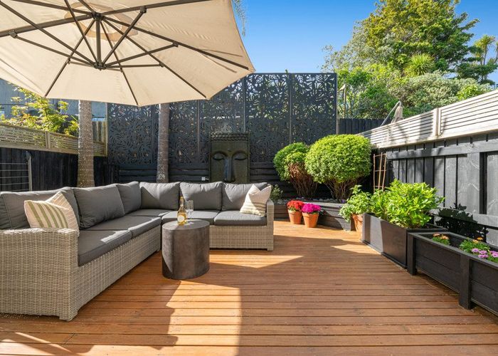  at 4/13 Kaihu Street, Northcote, Auckland