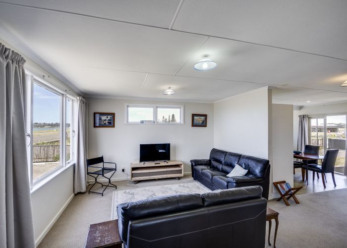  at 2/64 The Esplanade, Westshore, Napier