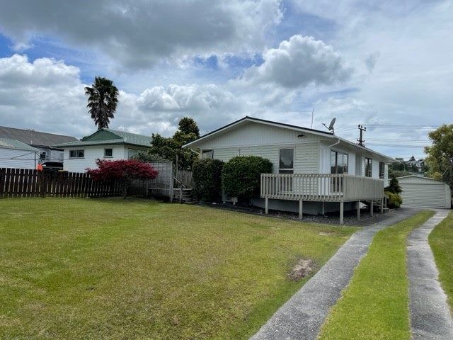  at 20 Vina Place, Massey, Auckland