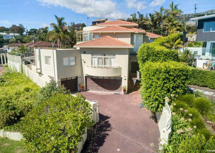  at 9 Trident Place, Shelly Park, Auckland