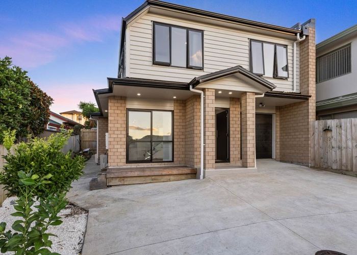  at 72A De Havilland Drive, Goodwood Heights, Auckland