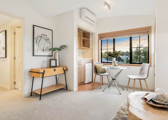  at 179C Great South Road, Greenlane, Auckland