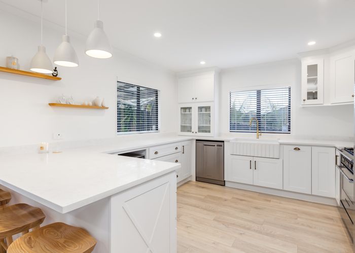 at 27 Donald Street, Stanmore Bay, Whangaparaoa
