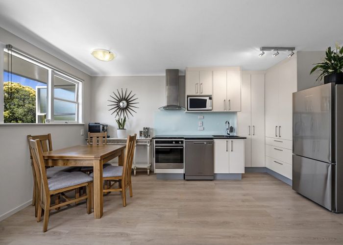  at 6/20 Saltburn Road, Milford, Auckland