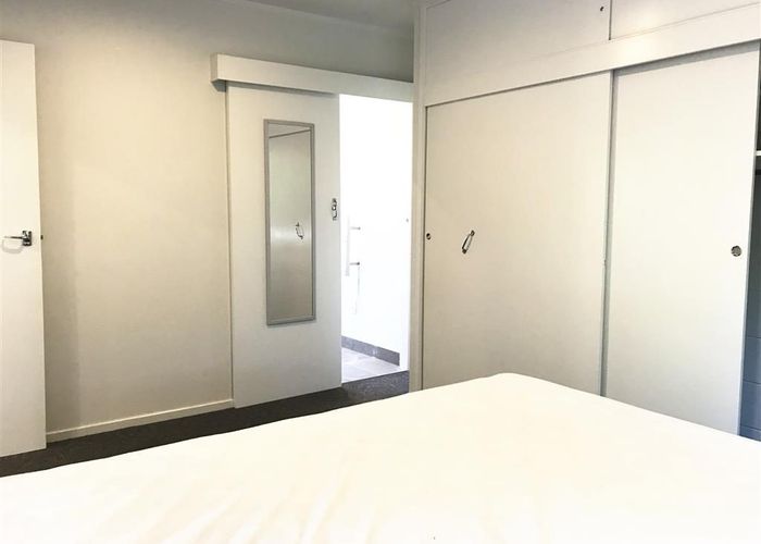  at 9/41 Grange Road, Mount Eden, Auckland