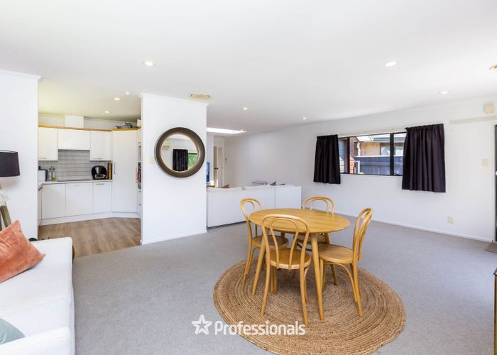  at 2 Bathurst Street, Heretaunga, Upper Hutt, Wellington