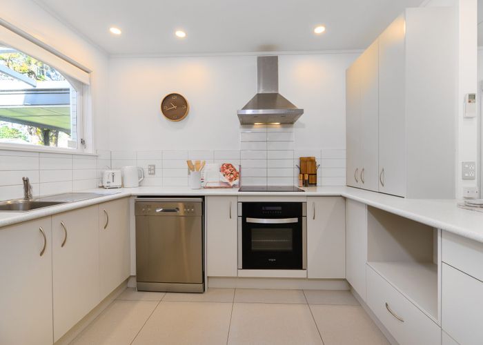  at 28 Matuhi Rise, Henderson, Waitakere City, Auckland