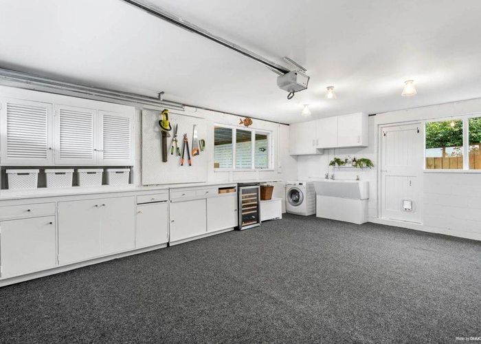  at 34 South Lynn Road, Titirangi, Auckland