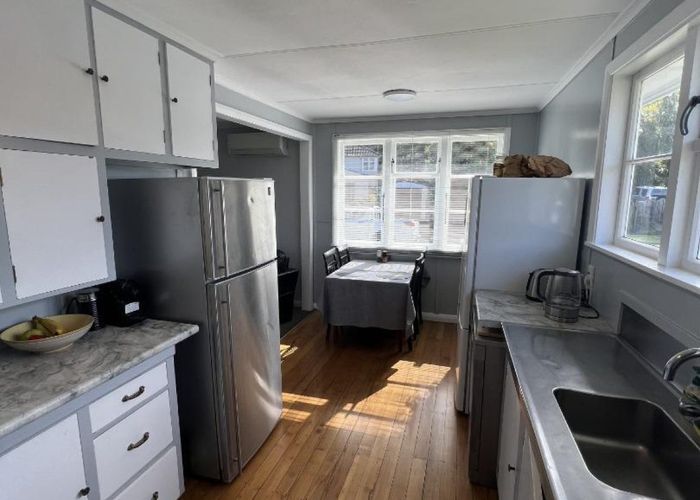  at 5 Camden Street, Vogeltown, New Plymouth