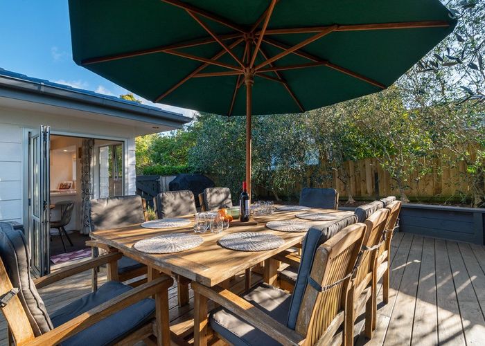  at 1/6 Phillipa Place, Browns Bay, North Shore City, Auckland