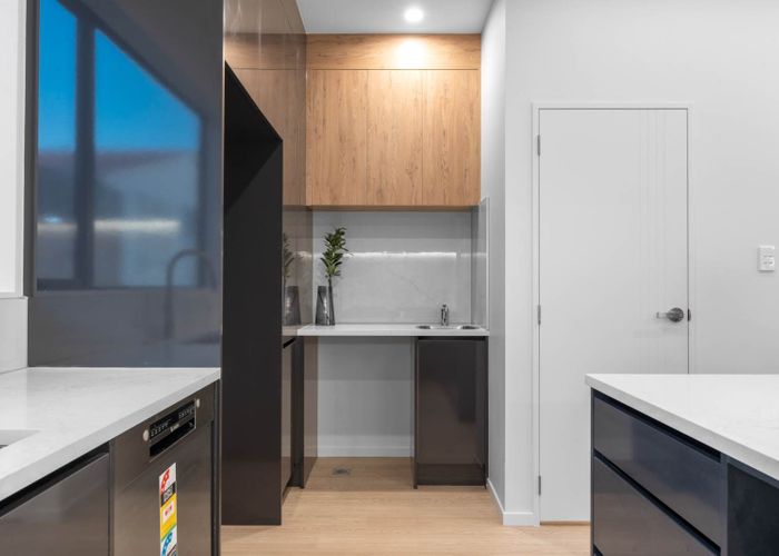  at 4/16 Binsted Road, New Lynn, Waitakere City, Auckland