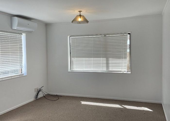  at 58 Aviemore Drive, Highland Park, Auckland