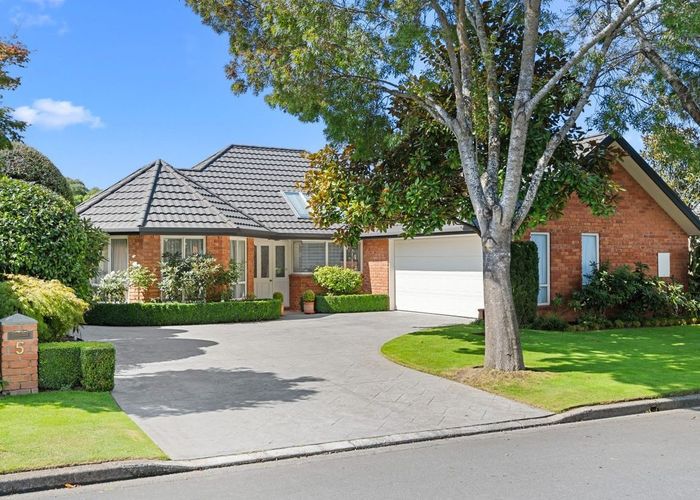  at 5 Amesbury Mews, Avonhead, Christchurch