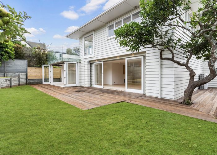  at 7 Cecil Road, Milford, Auckland