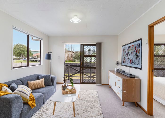  at 140 Rosebank Road, Avondale, Auckland