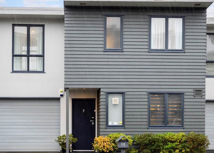  at 10 Saintly Lane, Avondale, Auckland