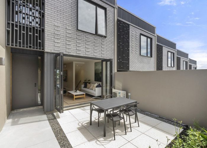  at 5/32 Dudley Road, Mission Bay, Auckland