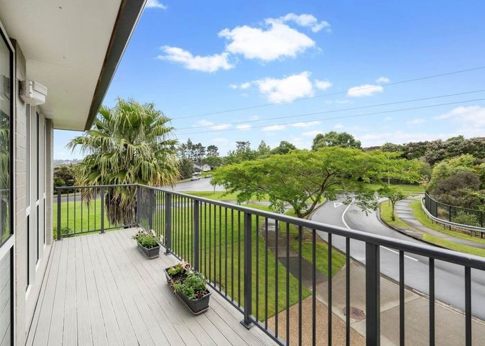  at 1 Mural Place, Greenhithe, Auckland
