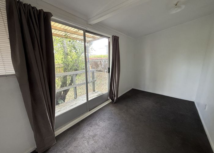  at 3A Donovan Avenue, Massey, Waitakere City, Auckland