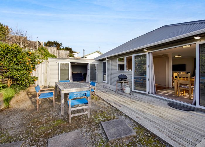 at 39 Queens Road, Glen Avon, New Plymouth