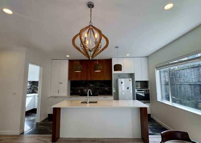  at 31a Wairau Rd, Forrest Hill, North Shore City, Auckland