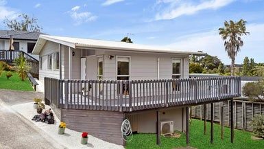  at 4A Branston Avenue, Browns Bay, Auckland