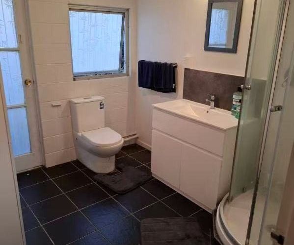  at 33 La Perouse, Botany Downs, Manukau City, Auckland