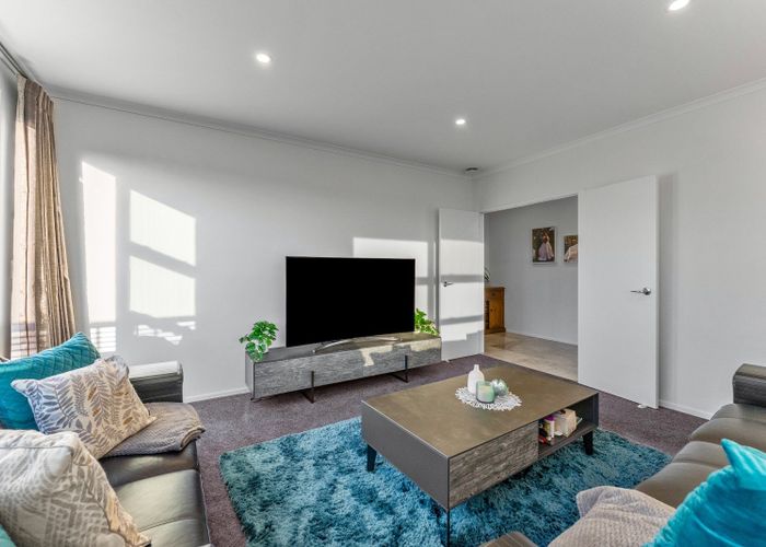  at 15 Symes Drive, Red Beach, Red Beach