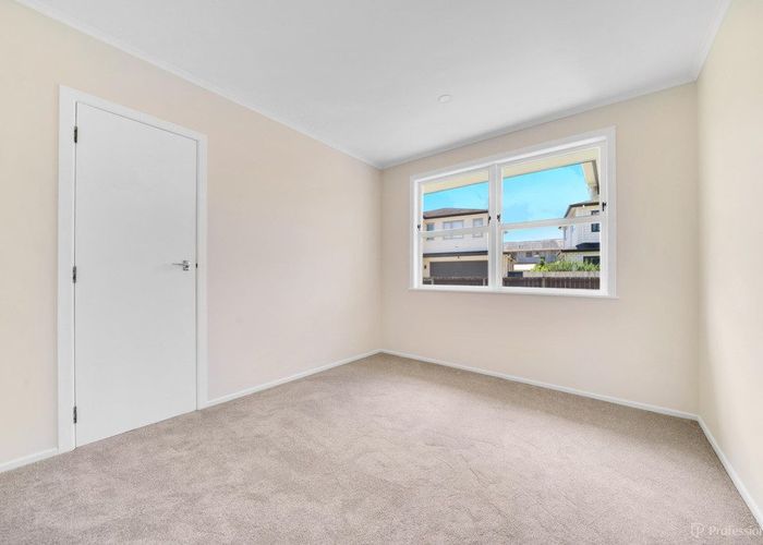  at 27 Mckenzie Road, Mangere Bridge, Auckland