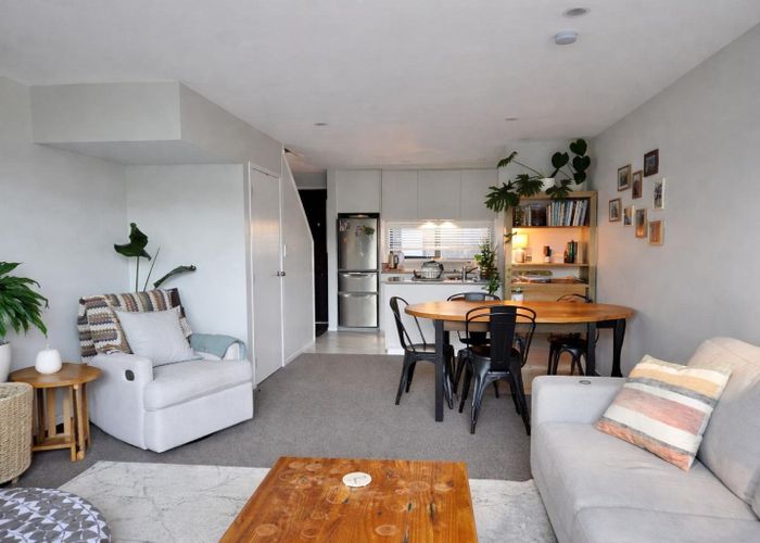  at 9/3 Fairdale Pl, Birkdale, North Shore City, Auckland