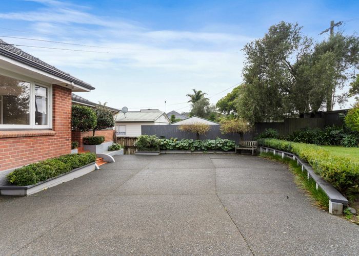  at 25  Rosier Road, Glen Eden, Waitakere City, Auckland