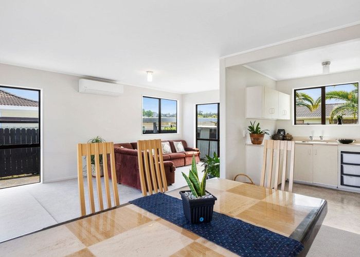  at 2/26 Karepo Crescent , Ranui, Waitakere City, Auckland