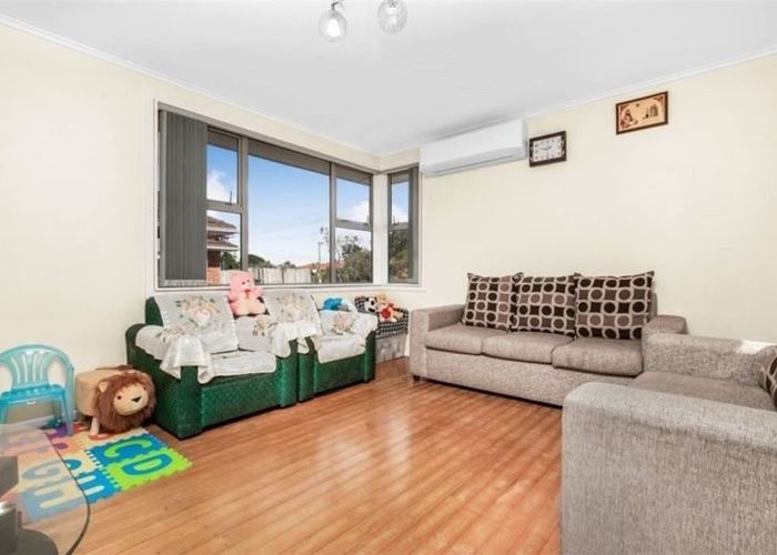  at 8 Thompson Terrace, Manurewa, Manukau City, Auckland