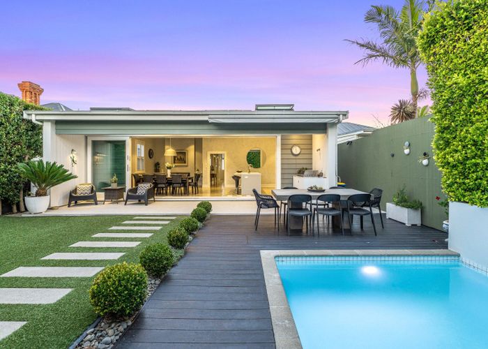  at 9 Shoal Bay Road, Devonport, Auckland