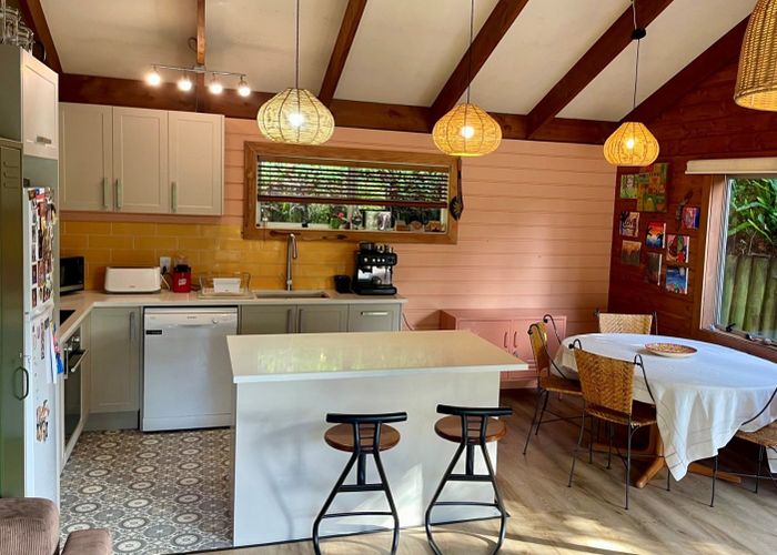  at 148 Laingholm Drive, Laingholm, Auckland