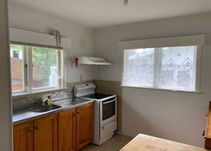  at 35 Lingfield Street, Glenfield, North Shore City, Auckland