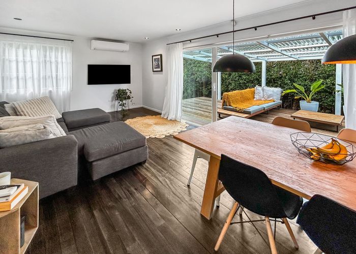  at 52 Neil Avenue, Te Atatu Peninsula, Waitakere City, Auckland