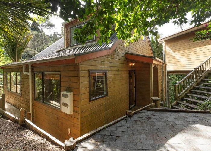  at 92 Laingholm Drive, Laingholm, Auckland