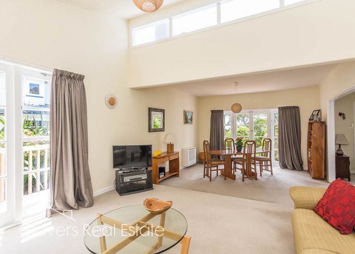  at 8 Tawini Road, Titirangi, Auckland