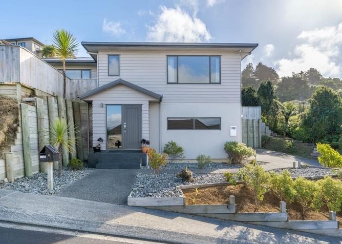  at 4 Winifred Way, Belmont, Lower Hutt