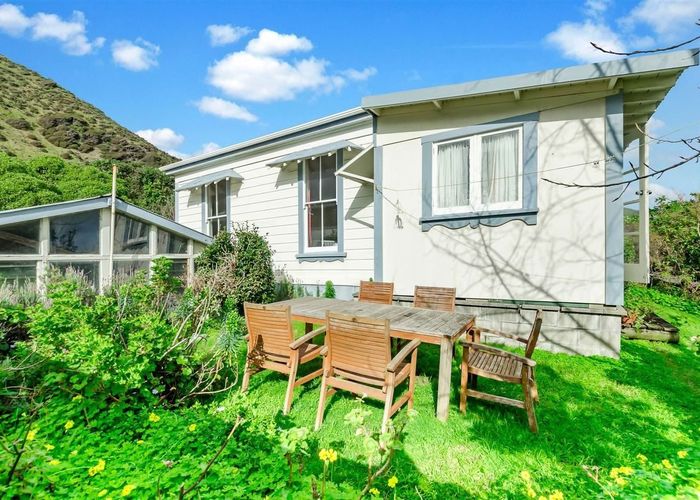  at 17 Beach Road, Paekakariki