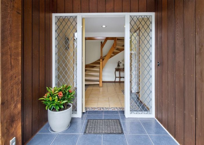  at 20 Colmar Road, Mellons Bay, Manukau City, Auckland