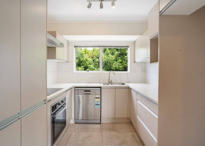  at 2/8 Ballin Street, Ellerslie, Auckland