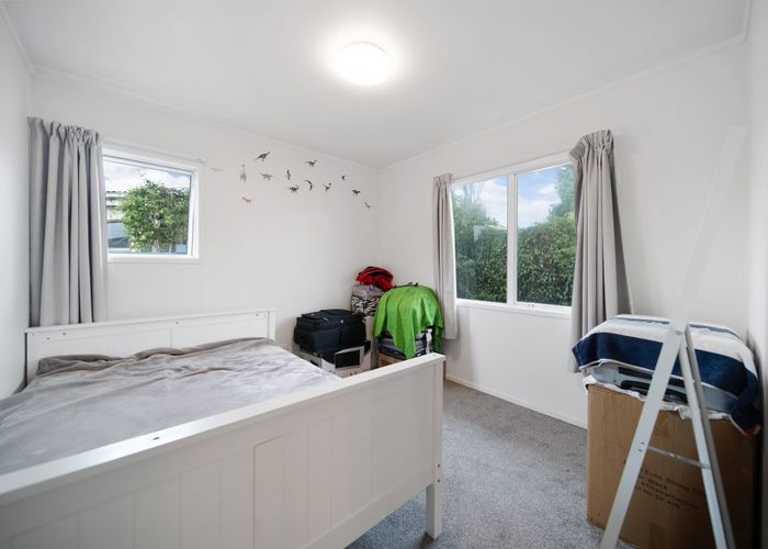  at 2/76 Mcannalley Street, Manurewa East, Manukau City, Auckland