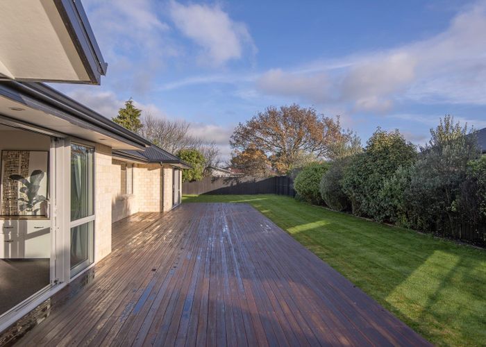  at 6 Dundee Close, Darfield, Darfield