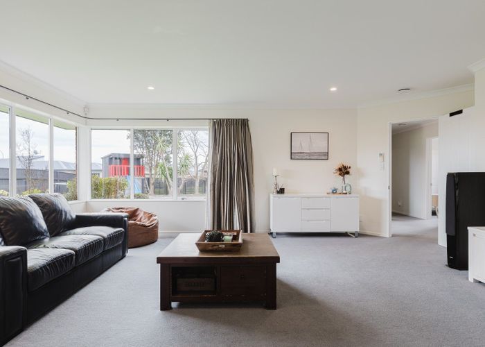  at 4 Lourie Way, Fitzherbert, Palmerston North