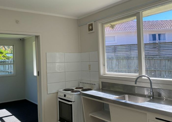  at 13 Woodstock Road, Forrest Hill, North Shore City, Auckland